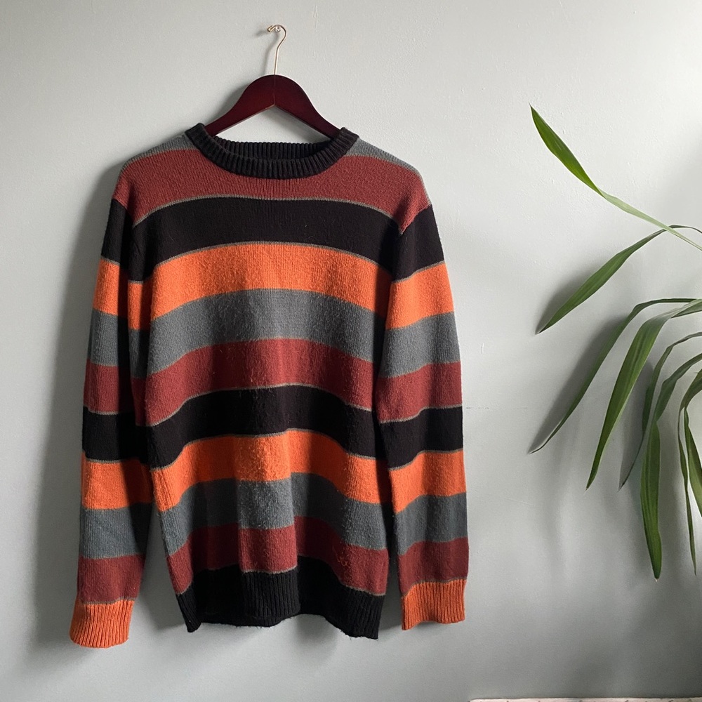 Men’s stripped Y2K sweater